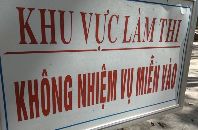 'Giá nâng điểm 1 tỷ': ai che chắn để họ ‘múa gậy vườn hoang’?