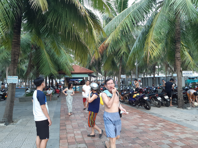 Người dân và du khách có 4 ngày nghỉ lễ trước khi các em học sinh từ lớp 1 đến 12 trở lại học tập từ ngày 4/5.