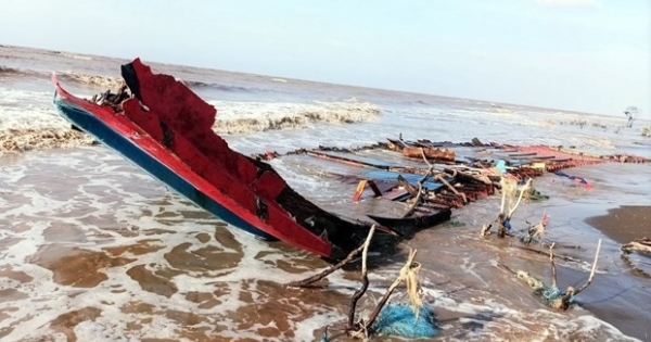 Cứu hộ kịp thời 6 thuyền viên tàu JAGAT RAYA bị nạn trên biển