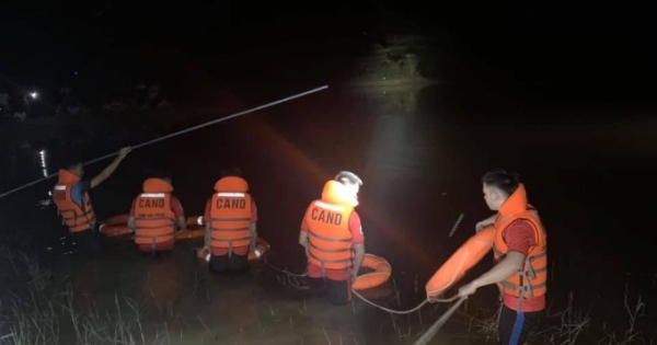 Đánh cá ở đập, hai chú cháu đuối nước tử vong