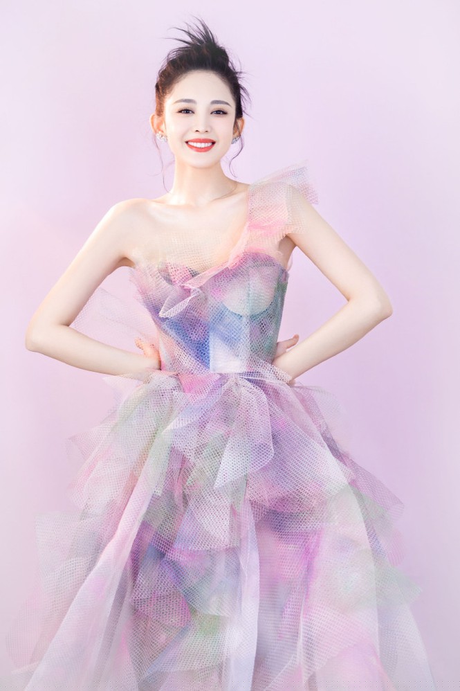 ‘Mỹ nhân Tân Cương’ bị nhầm với Ngọc Trinh đẹp như công chúa cổ tích - ảnh 6