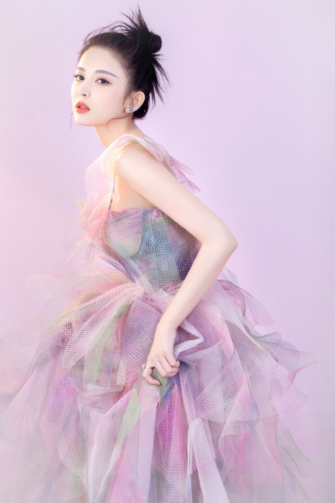 ‘Mỹ nhân Tân Cương’ bị nhầm với Ngọc Trinh đẹp như công chúa cổ tích - ảnh 9