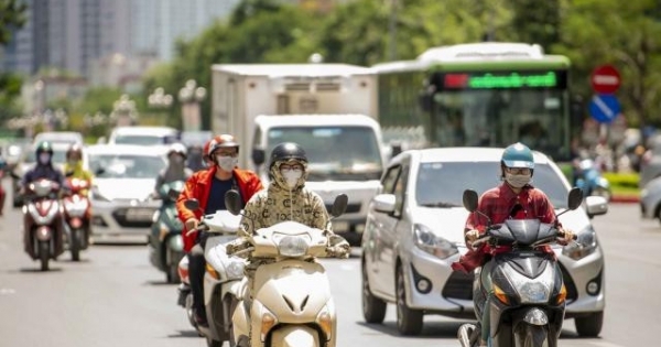 Miền Bắc trải qua đợt nắng nóng gay gắt nhất từ đầu năm