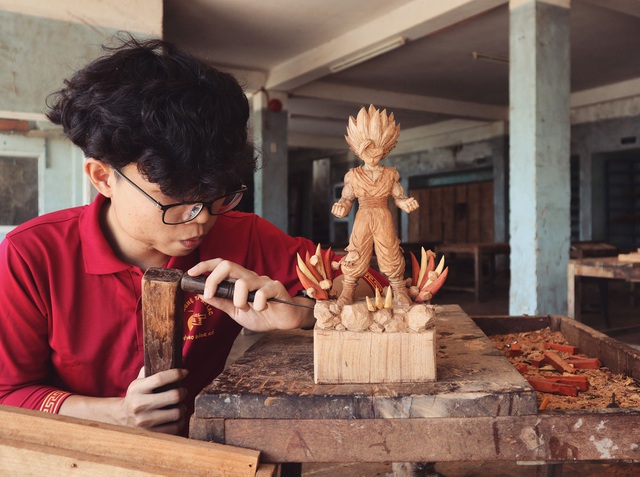 Từ bỏ chuyên ngành theo học để làm bạn với mô hình gỗ là sự đánh đổi mạo hiểm của 9x Quảng Nam