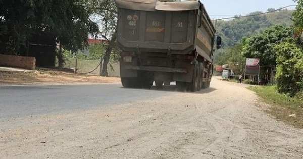 Đắk Nông: Cát phủ lấp Quốc lộ 28