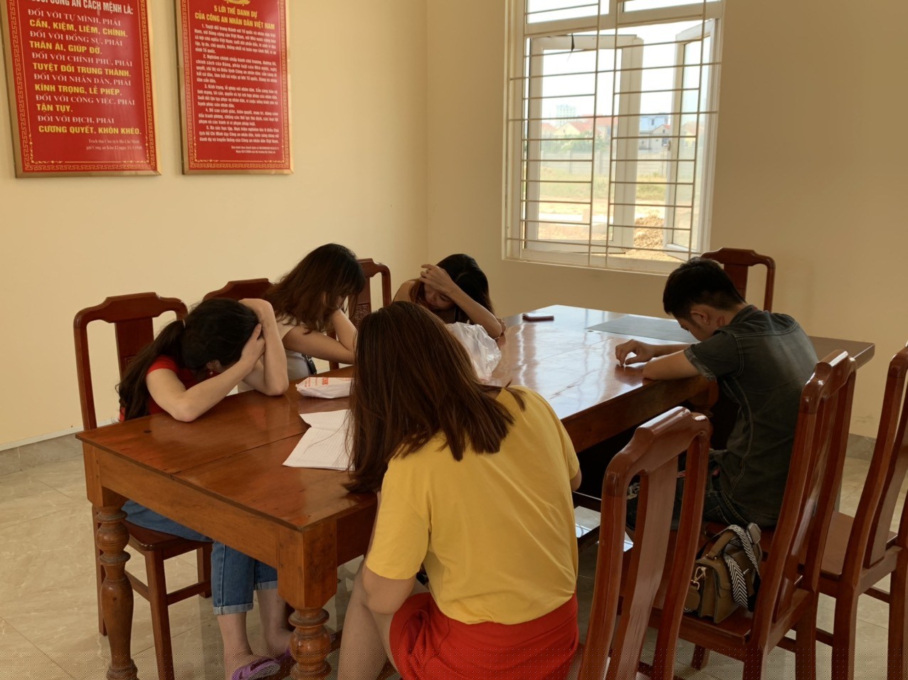 C&aacute;c đối tượng b&aacute;n d&acirc;m tại nh&agrave; nghỉ