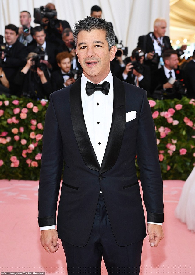 &Ocirc;ng Kalanick đ&atilde; bị c&aacute;ch chức CEO Uber v&agrave;o năm 2017 v&agrave; sau đ&oacute; đ&atilde; rời khỏi Hội đồng quản trị tập đo&agrave;n n&agrave;y v&agrave;o th&aacute;ng 12/2019 - c&ugrave;ng l&uacute;c &ocirc;ng đ&atilde; r&uacute;t to&agrave;n bộ cổ phần ở Uber, thu về hơn 2,7 tỷ USD.