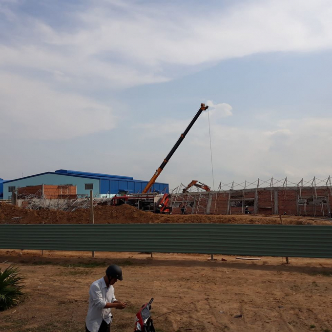Sập công trình kiến 10 người tử vong.