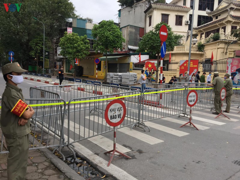 chi tiet pha do phan sai pham toa nha 8b le truc, ha noi hinh 1