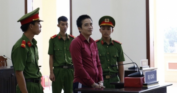 "Nghịch tử” phát điên vì rượu