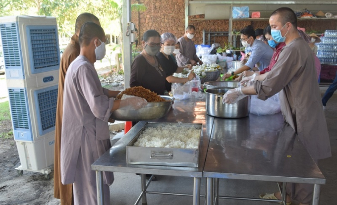 Nhieu ngoi chua tai dong nai cung chung tay vi nguoi ngheo