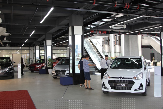 Nhiều đại lý khẳng định, họ sẵn sàng nhận cọc, bàn giao xe đúng thời điểm phí trước bạ giảm 50% chính thức có hiệu lực.