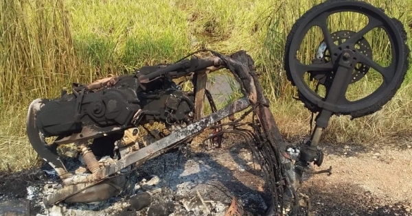 Quảng Bình: Giận mẹ có nhân tình, con trai tới tận nơi đốt xe "cảnh cáo"