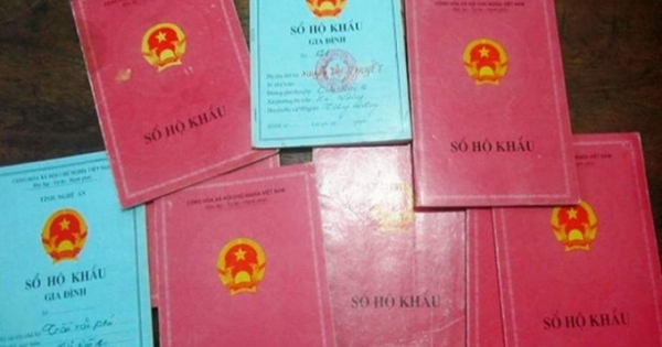 Bắt giữ nhóm chuyên làm sổ hộ khẩu, chứng minh thư giả để chiêm đoạt tài sản