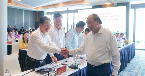 Thủ tướng Nguyễn Xuân Phúc làm việc với lãnh đạo chủ chốt tỉnh Quảng Ninh