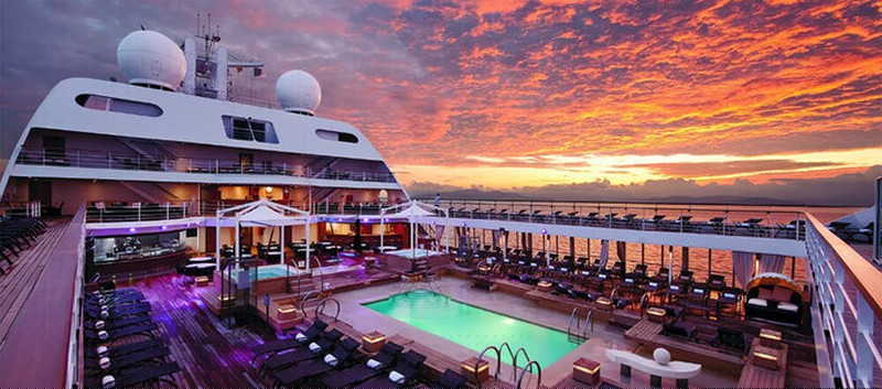 Giới siêu giàu tránh dịch, dư luận dậy sóng