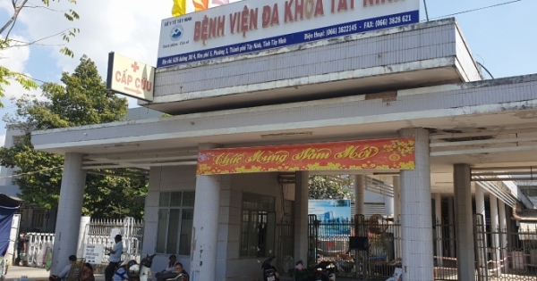 Tây Ninh: Đang trực sàng lọc Covid-19, nữ điều dưỡng bất ngờ bị người lạ lao tới hành hung