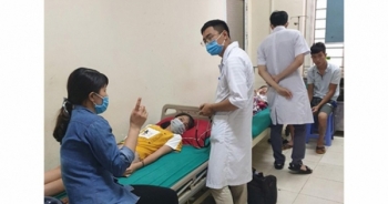 Vĩnh Phúc: Nhiều học sinh bất ngờ ngất xỉu trong giờ học