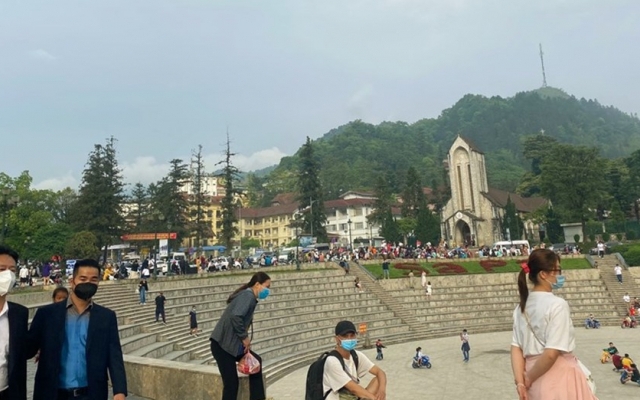 Ủy ban Thị xã Sa Pa khẩn trương tìm người tiếp xúc với chuyên gia Trung Quốc mắc Covid-19