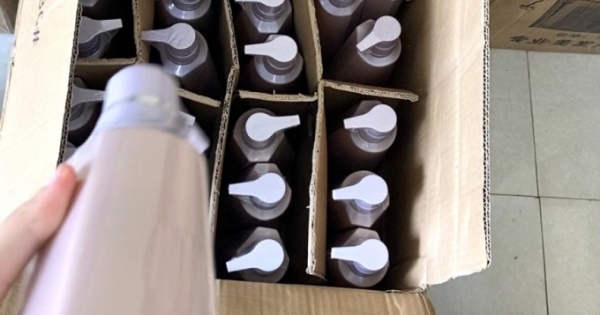 Hòa Bình: Tịch thu nhiều mỹ phẩm, giày thể thao không rõ nguồn gốc xuất xứ