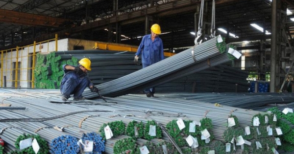 Nhà thầu xây dựng “khóc thét” vì giá thép tăng kỷ lục