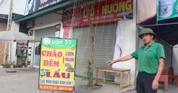 Nghệ An: Treo biển quảng cáo, 01 người tử vong do điện giật