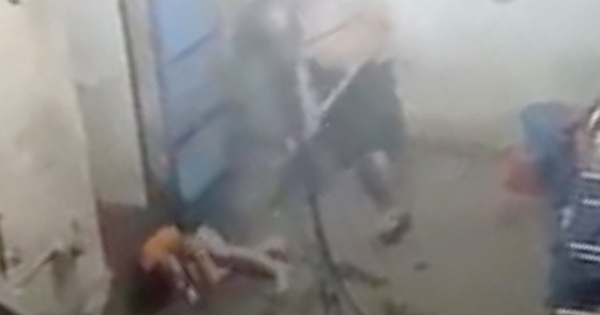 Thông tin mới nhất vụ “bé trai bị cha đánh nát tay” ở Hóc Môn