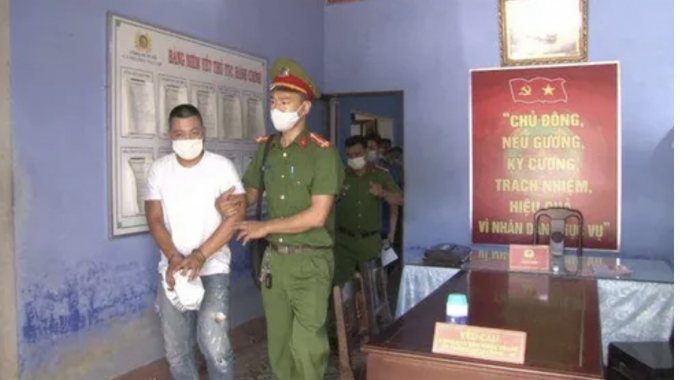 2469B976-6238-4B20-8C5A-DD7B2884C289.