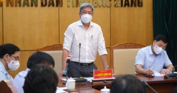 Số ca nhiễm Covid-19 tăng mạnh, đoàn công tác Bộ Y tế họp với tỉnh Bắc Giang đến đêm