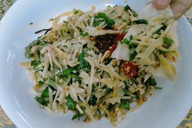 Món ăn mộc mạc gắn liền với tuổi thơ của biết bao người dân xứ Đà thành.