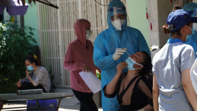 đường Đoàn Phú Tứ (phường An Lạc An, quận Bình Tân, TPHCM) cũng bị phong tỏa do có trường hợp nghi mắc COVID- 19.