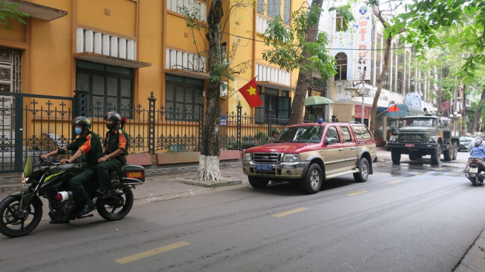 Hải Phòng thực hiện phun khử  khuẩn các tuyến phố chính