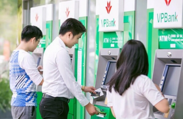 Tin kinh tế 7AM: 24 ngân hàng có nợ xấu 91.244 tỷ đồng; VPBank tăng phí rút tiền và SMS Banking