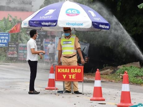 CSGT Bắc Giang chung tay phòng chống dịch bệnh Covid-19