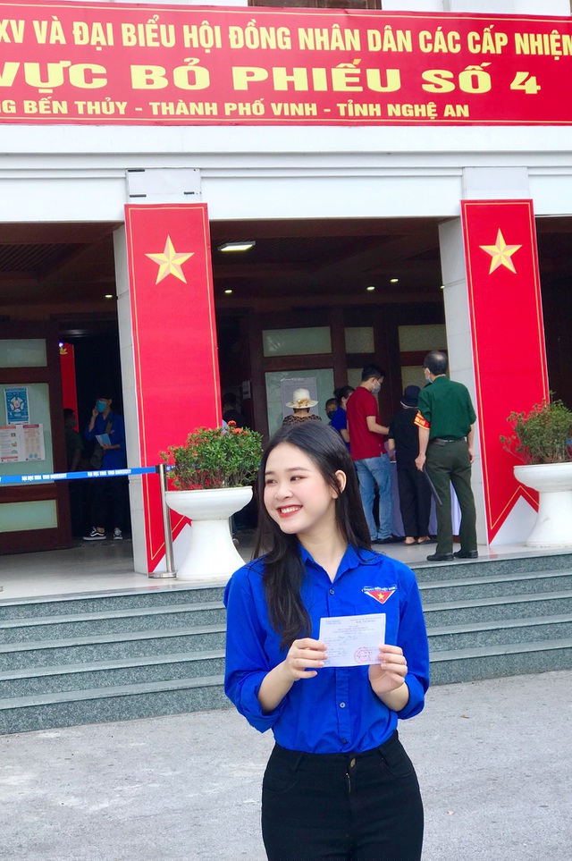 Vi chỉ bỏ khẩu trang 30s để ghi lại khoảnh khắc ý nghĩa.