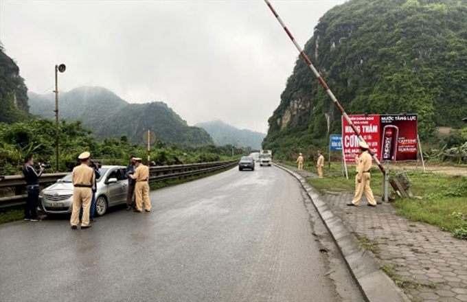 Chốt kiểm soát liên ngành đặt tại khu vực Dốc Xây. (Ảnh: Báo Thanh Hoá)