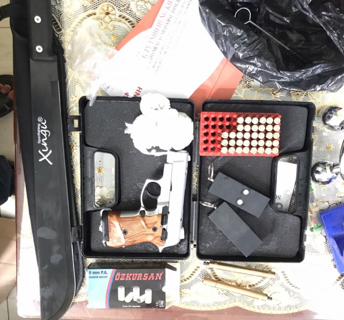 Phan Viết Nhựt cùng tang vật bị lực lượng chức năng phát hiện bắt giữ