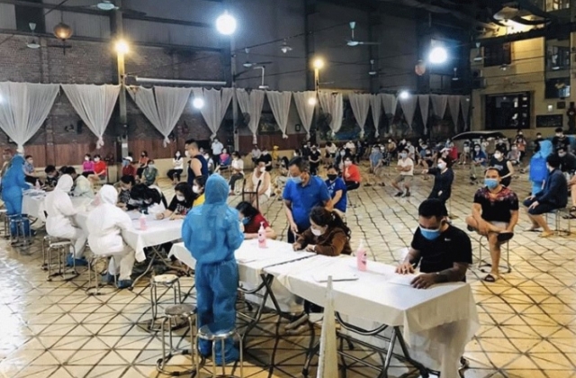 Chủ tịch xã bị tạm đình chỉ vì để địa bàn xảy ra chùm 17 ca nhiễm COVID-19