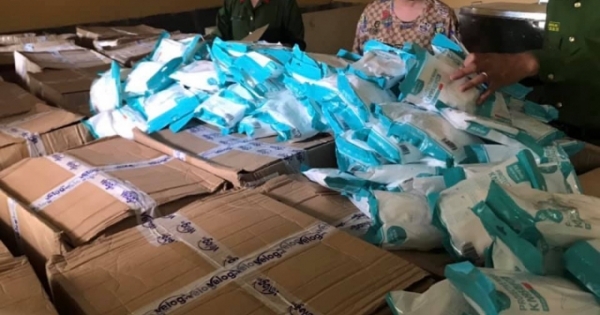 Hà Nội:  Thu giữ 71.000 chiếc khẩu trang không rõ nguồn gốc