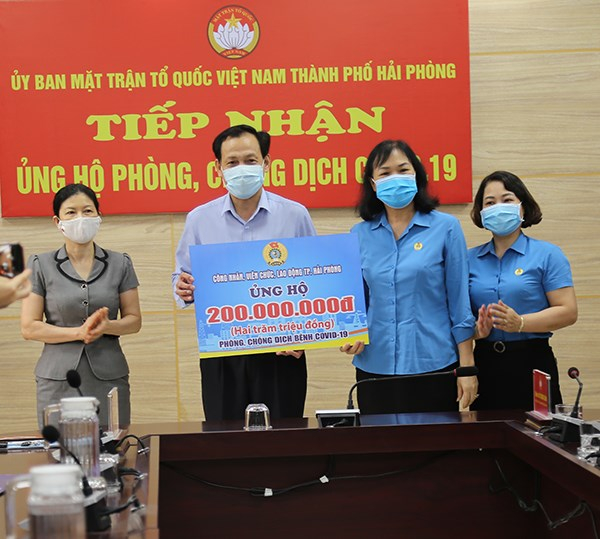 Liên đoàn Lao động TP Hải Phòng ủng hộ hoạt động phòng chống dịch COVID-19