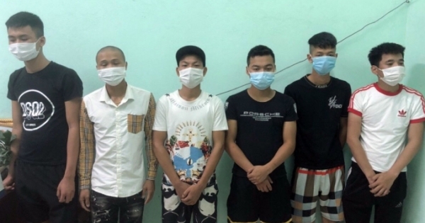 Bắc Giang: Xử phạt 102 triệu đồng nhóm đối tượng tụ tập ăn uống trong khi đang dịch