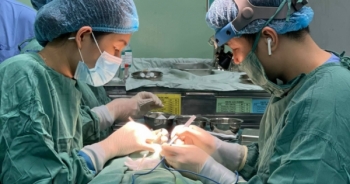 Bệnh viện sản nhi Nghệ An phẫu thuật miễn phí cho 2 em nhỏ dân tộc H