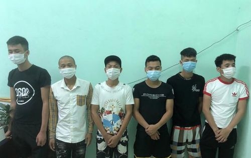 Phạt hơn 100 triệu đối với nhóm người tụ tập ăn uống giữa dịch Covid-19