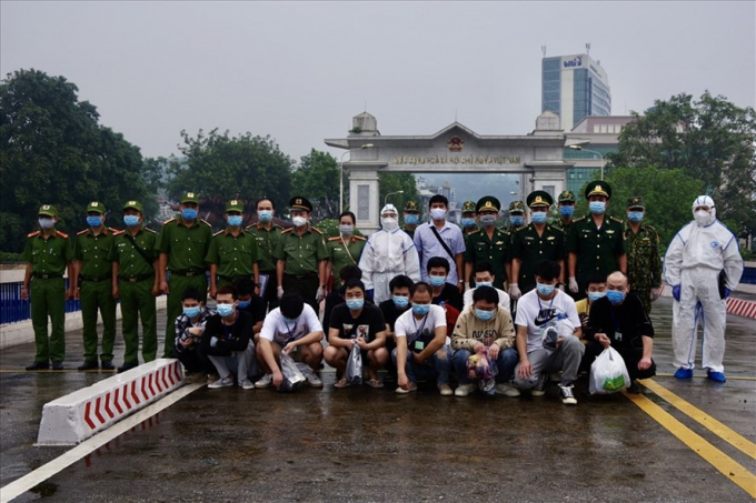 44634C3A-C1B8-4EED-8.