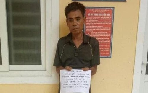 Con trai lao vào chống đối công an để giải cứu người cha buôn ma tuý