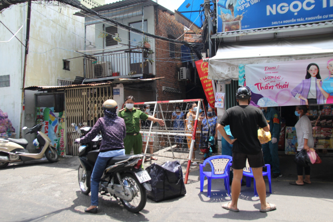 Một con hẻm khu Mả Lạng bị phong tỏa.