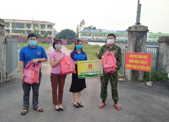 Tết thiếu nhi đặc biệt trong khu c&aacute;ch ly tập trung Bắc Giang ảnh 1