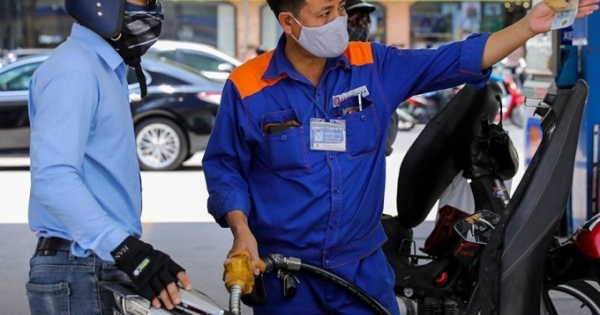 Giá xăng tăng ngay sau kỳ nghỉ lễ