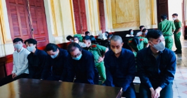 Trùm môi giới mại dâm núp bóng karaoke hầu tòa