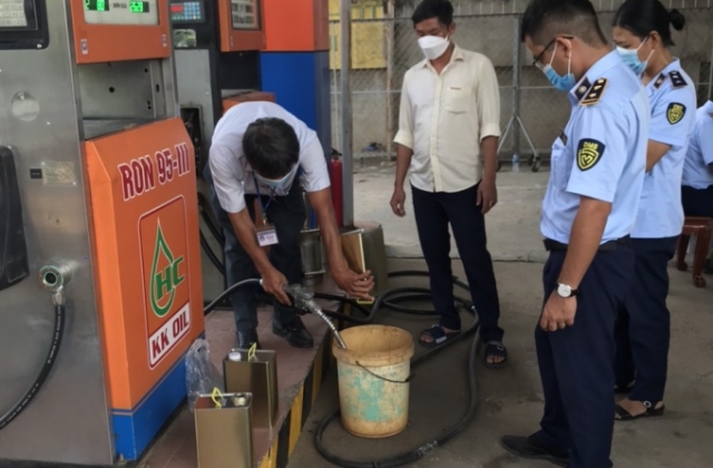 Bán xăng không đúng chất lượng, chi nhánh Công ty cổ phần xăng dầu KK Oil bị xử phạt
